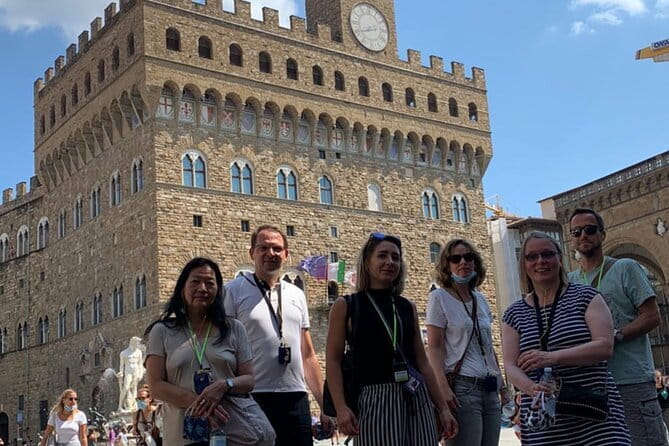 Florence Walking Tour with Audioguide on Your Smartphone - Piazza della Repubblica and the palazzo stops: art settings, politics settings