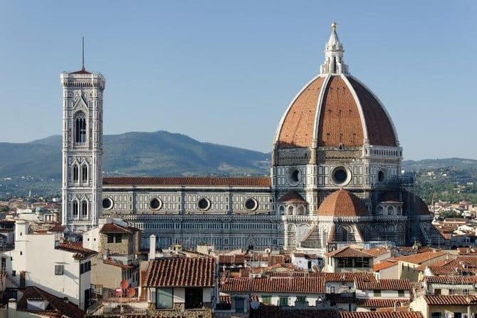 Florence Walking Tour with David & Duomo: Small Group or Private - Piazza della Repubblica and Santa Croce area: the story widens
