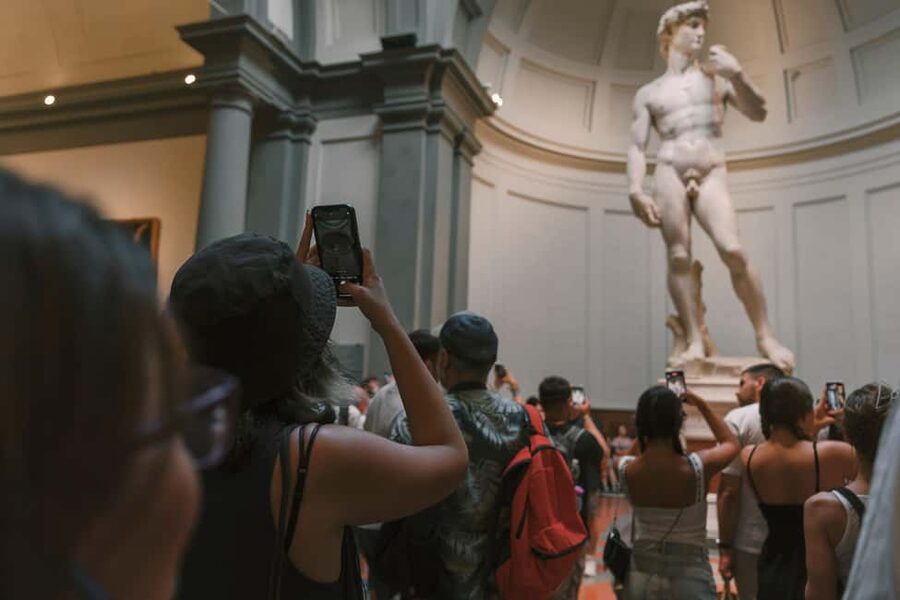 Florence: Walking Tour with David, Duomo & Uffizi Gallery - Lunch Time: Your Hour to Reset