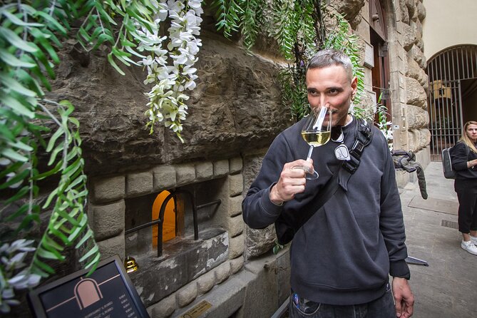 Florence Wine Windows walking tour with Food Options - Why Wine Windows Make This Florence Walk Different