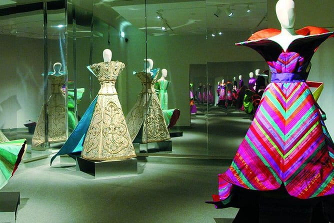 Florentine Fashion Private Tour - Stop 1: Gucci Garden for the Guccio Gucci story
