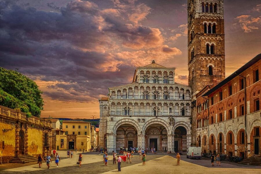 From Florence: Cinque Terre guided tour with Lucca - Price and value for a private group from Florence