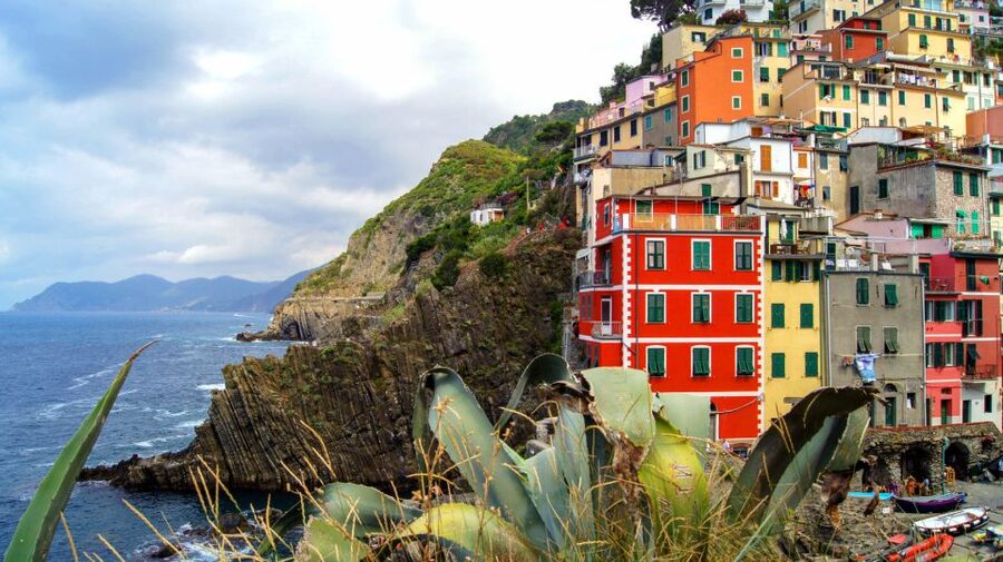 From Florence: Full-Day Private Cinque Terre Tour with Pisa - Florence to Cinque Terre and Pisa: what you’re buying with this tour