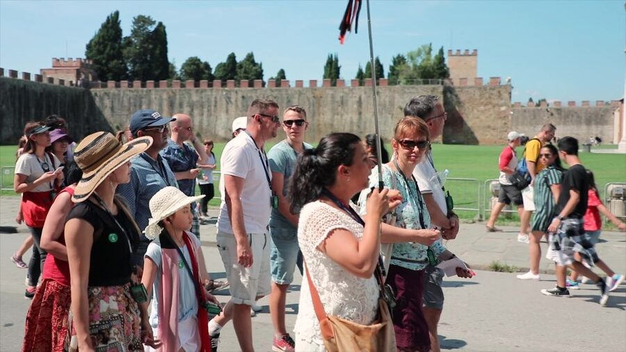 From Florence: Half-Day Tour to Pisa and the Leaning Tower - Language, Group Experience, and What the Best Guides Do