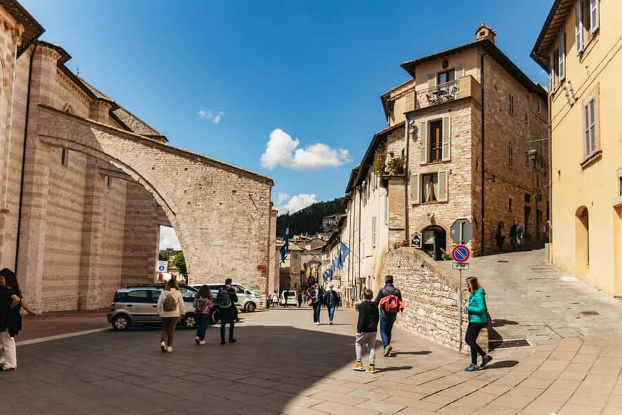 From Florence: Orvieto and Perugia Tour with Church Visits - Where Orvieto fits, and why St. Patrick’s Well is the star