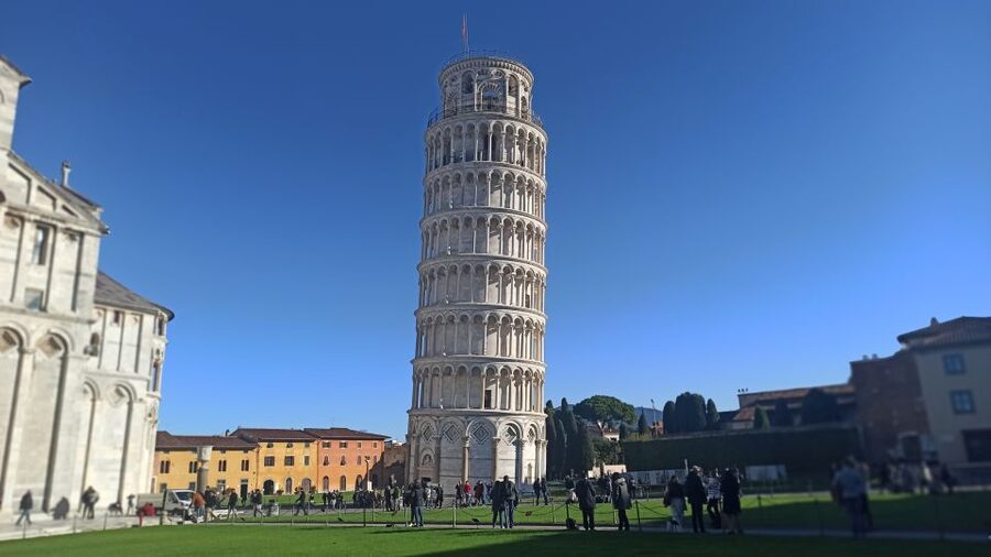 From Florence: Pisa/Chianti Half Day Tour with Wine Tasting - The Chianti Drive: Rolling Hills, Vineyards, and Village Stops