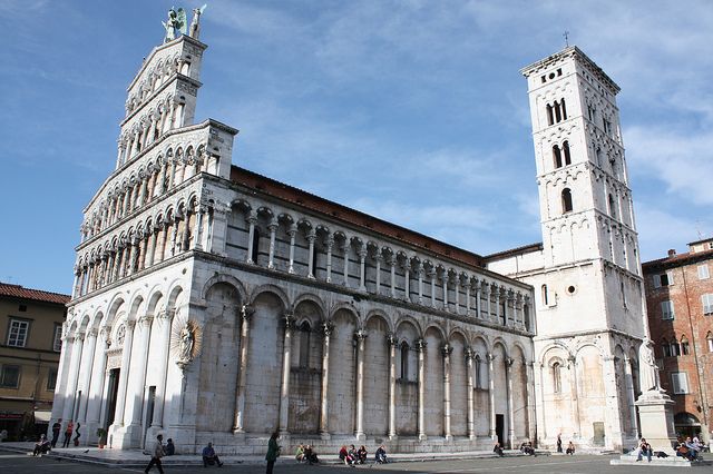 From Florence: Pisa & Lucca Day Tour with Buccellato Tasting - Pisa free time: how to use your 60 minutes wisely