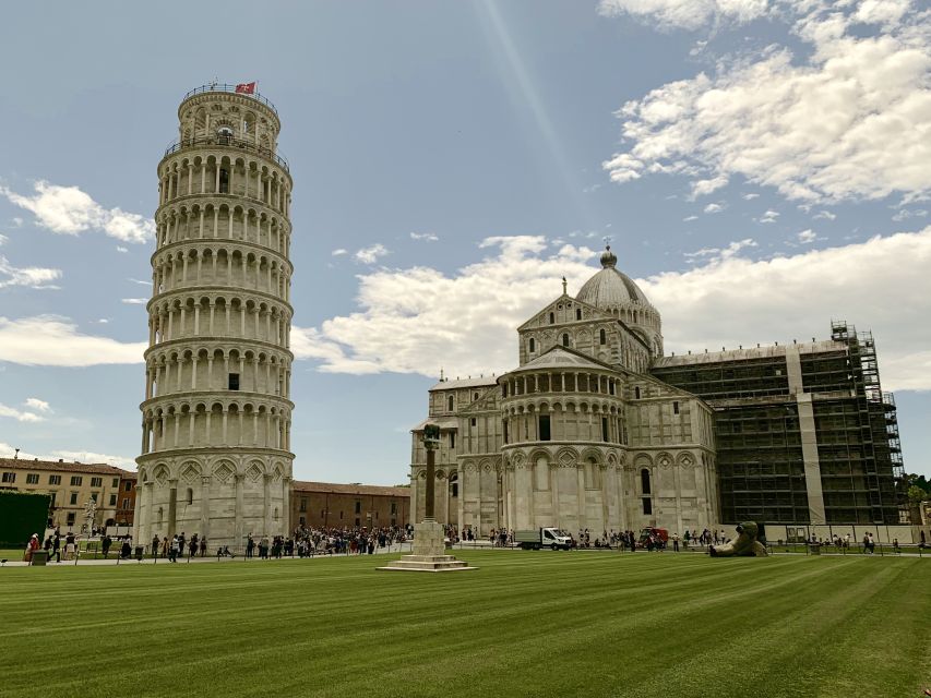 From Florence: Pisa Private Tour & Optional Leaning Tower - The Leaning Tower climb: what optional entry changes