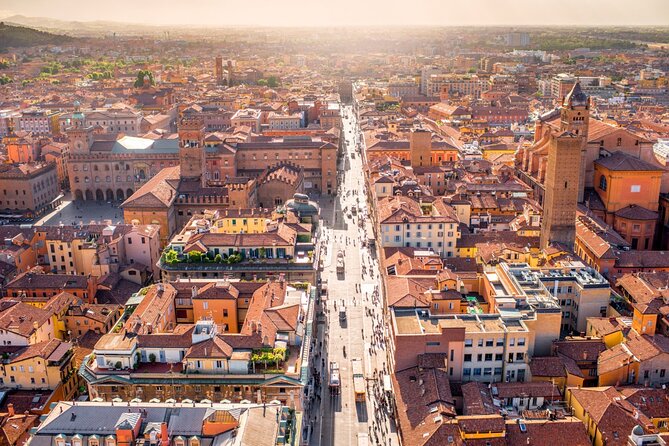 From Florence: Private One Day Tour to Bologna with typical lunch - Lunch at Bottega Portici - 2 Torri: two courses, wine, and a Bologna classic focus