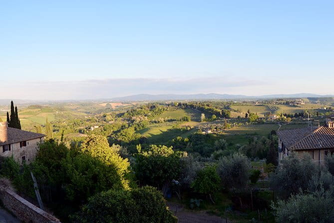 From Florence: PRIVATE Siena and San Gimignano with wine tasting - The 9.5-hour Florence loop that hits Siena, Monteriggioni, and San Gimignano