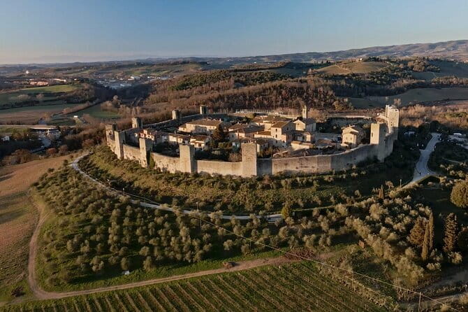 From Florence: PRIVATE Siena and San Gimignano with wine tasting - Monteriggioni’s 1213 walls and lunch where you can actually relax
