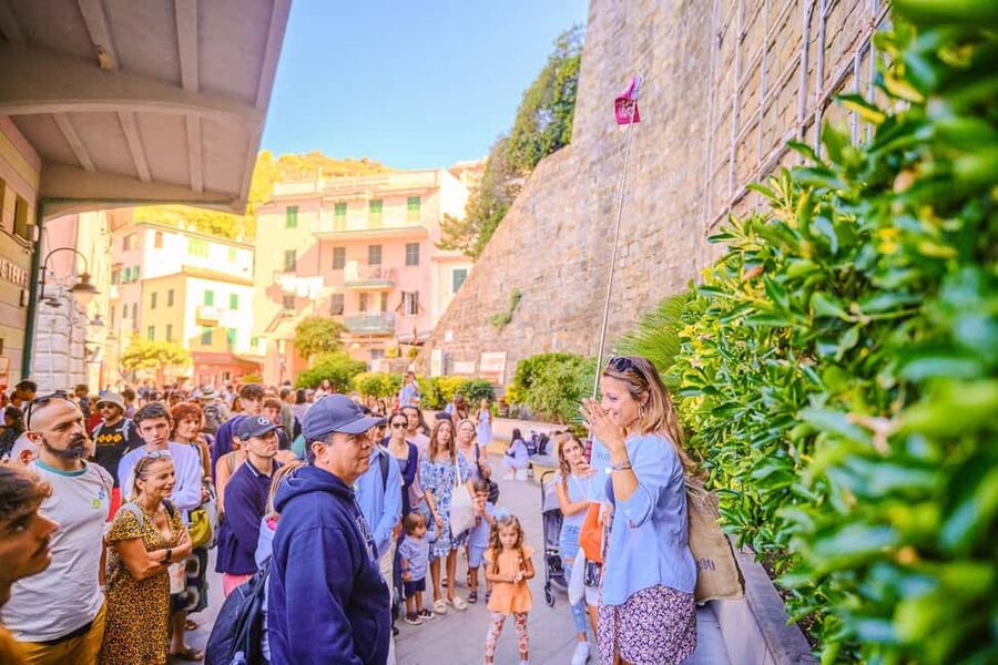 From Florence: Round Trip Transfer to Cinque Terre - The long-day reality: seats, heat, and staying comfortable