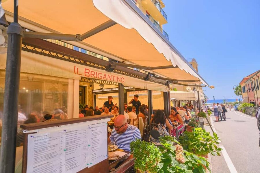 From Florence: Round Trip Transfer to Cinque Terre - Free time in Cinque Terre: how the self-guided format works