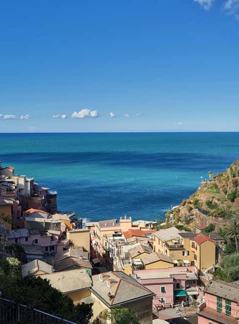 From Florence: Small-group to Cinque Terre and Pisa Day Tour - Meeting at Piazza degli Strozzi and the van ride that sets the tone