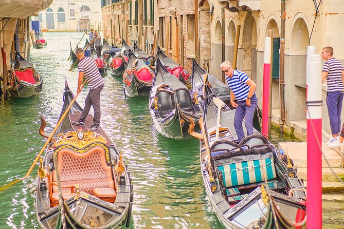 From Florence to Venice: A Day Trip to the Floating City - Arrival by Port and the 10-Minute Ferry Ride to the Main Island