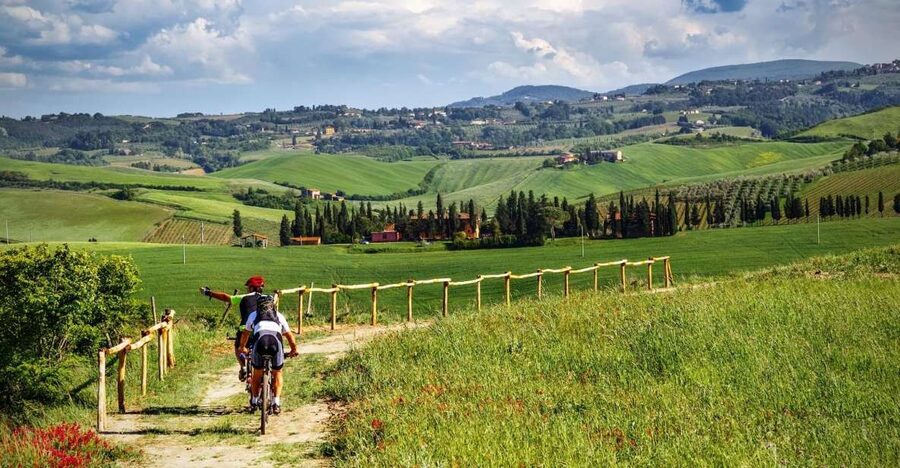 From Florence: Tuscany by E-Bike with Lunch and Wine Tasting - Why an E-Bike Tour Works So Well for Chianti Hills