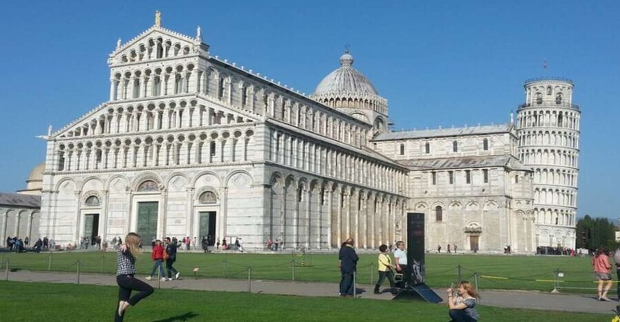 From Livorno: Guided Day Trip to Florence and Pisa by Bus - How the day runs: Livorno to Florence to Pisa (and back)