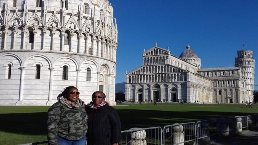 From Livorno: Guided Day Trip to Florence and Pisa by Bus - Ponte Vecchio: 15 minutes for those postcard angles