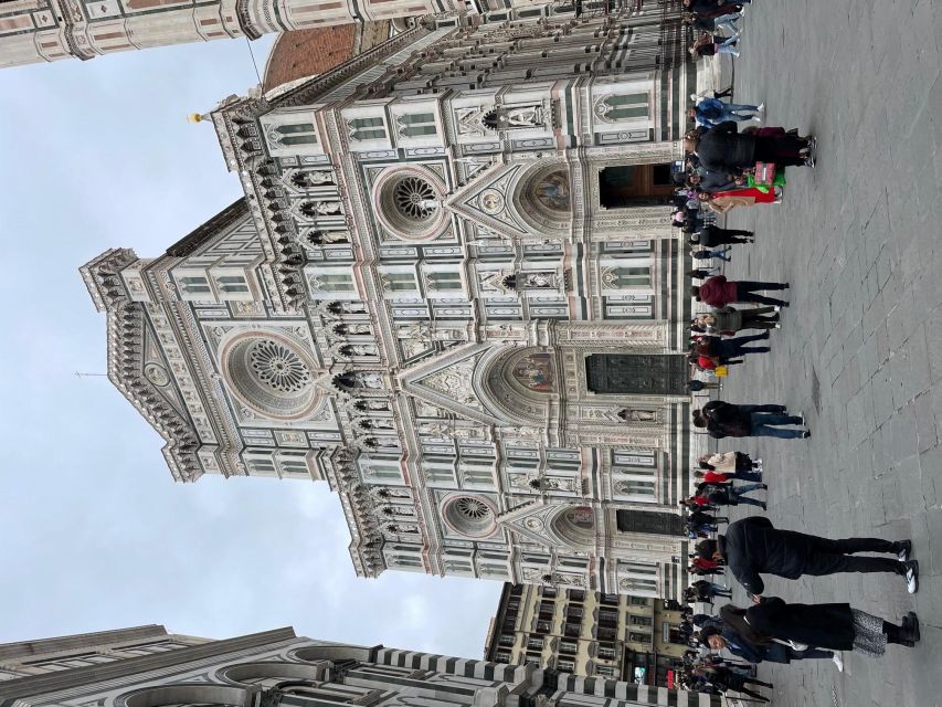 From Livorno: Guided Day Trip to Florence and Pisa by Bus - Tower of Pisa time: 30 minutes and a practical restroom warning