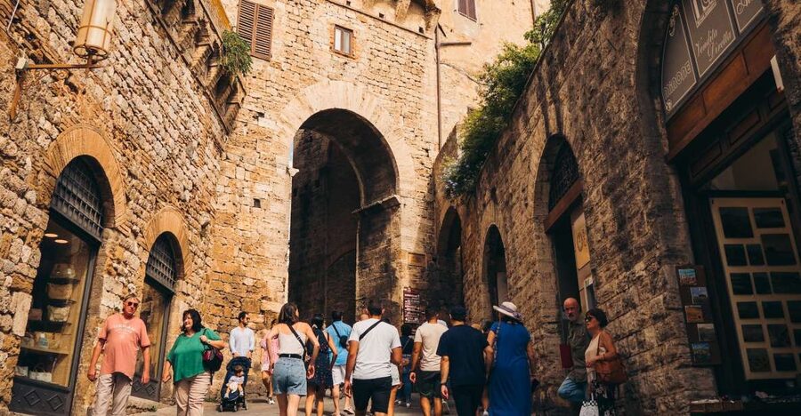 Full-Day Excursion to Siena, San Gimignano & Pisa - Getting from Florence to Siena in an A/C minivan