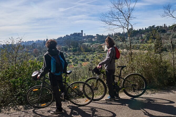 Full-Day Tuscany and Chianti Hills Bike Tour With Lunch at Farm - Leaving Florence Behind: what this tour does well