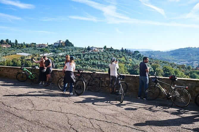 Full-Day Tuscany and Chianti Hills Bike Tour With Lunch at Farm - The bike setup and e-bike option: choose your effort level