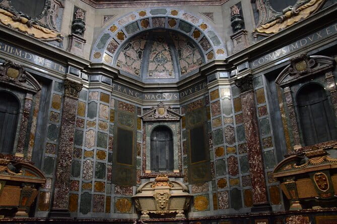 Guided Medici Tour Florence: Discover Mysteries & History - Getting Oriented Near Eataly (and Starting with the Right Lens)