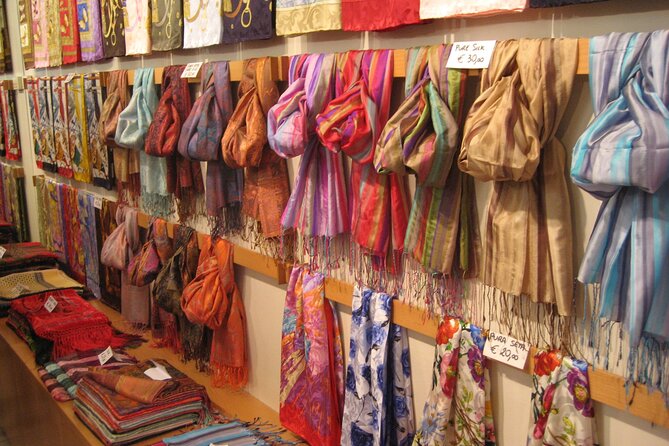 Guided Shopping in Florence - The Walking Pace Through the Historic Center
