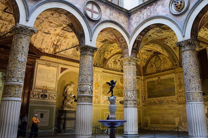 Guided Walking Tour of Florence – Duomo & Historic Squares - A Florence route that actually makes sense