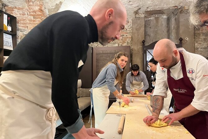 Hands-On Pasta and Tiramisu Class in a Florentine Palace - Small group, big attention: why max 12 is a real advantage