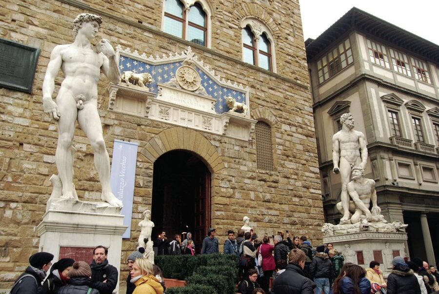 Hidden Florence: 2-Hour Guided Walking Tour - Along the Arno to Ponte Vecchio: jewelry shops and the river’s drama