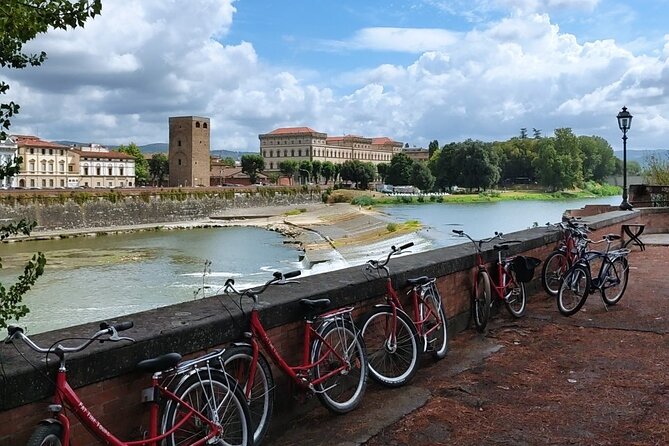 Highlights of Florence Bike Tour (E-bike Upgrade Available) - Duomo Area Stop: Finding the Lightning Spot by the Bricks