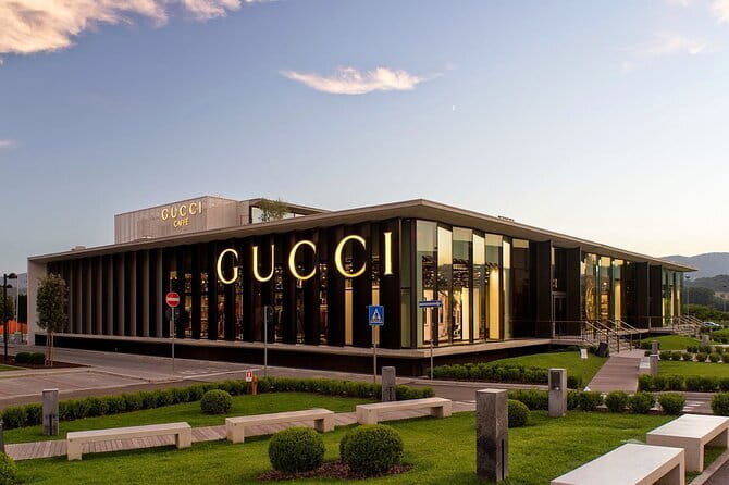 Hire a driver for The Mall Outlet - Limousine Service Florence - Stop 2: Returning to Florence with flexible drop-off timing