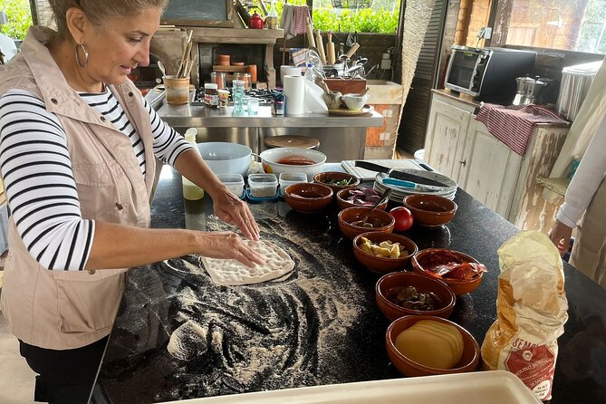 Home Made Pizza Cooking Class in Tuscany with small group - Why San Gimignano Pizza in a Tuscan Home Kitchen