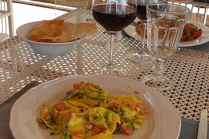 Horseback ride and gourmet cuisine in a historic food shop - Horseback riding in the Chianti hills: what the hour actually feels like