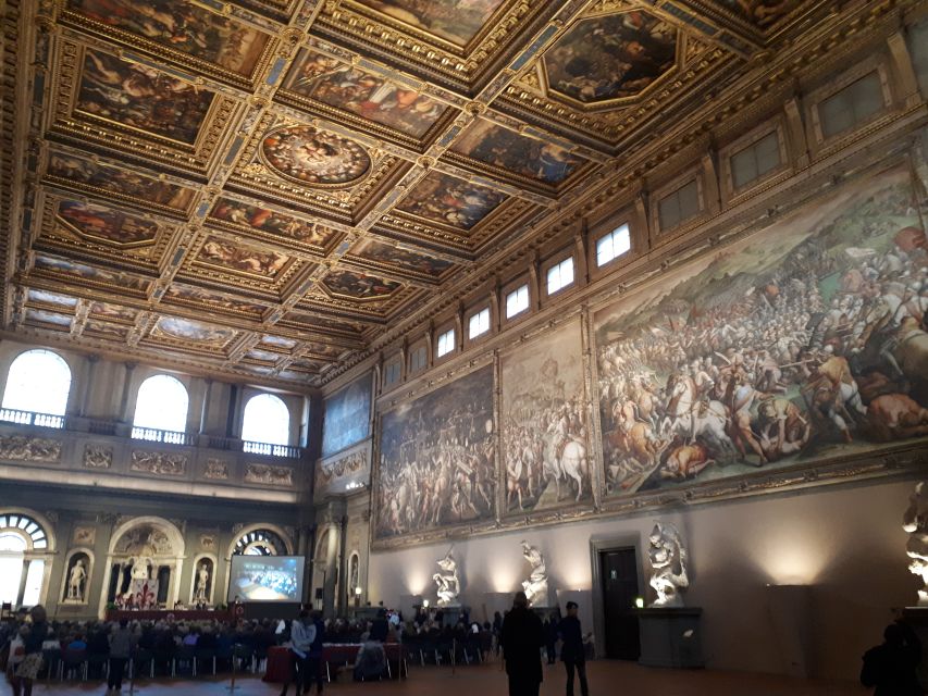 Inferno Tour In Florence - Palazzo Vecchio: The Town Hall With the Medici in the Middle