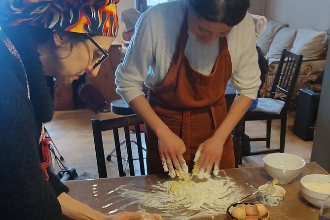 Intimate and authentic Pasta Lesson & Chianti wine. Free parking - Key highlights at a glance