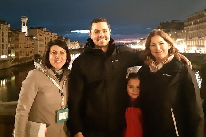 Kid-Friendly Florence Tour by Night with Gelato & Pizza - Stop 1: Piazza del Duomo After Dark With Treasure Hunts