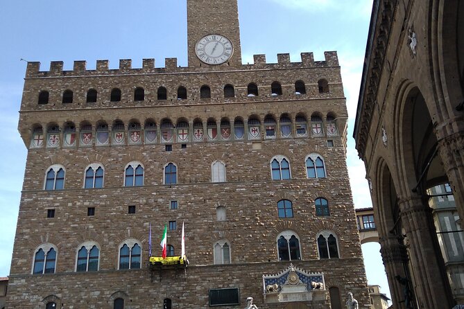 LGBTQ + friendly Renaissance Gay life in Florence tour - Piazza Santa Trinita and Spini family connections