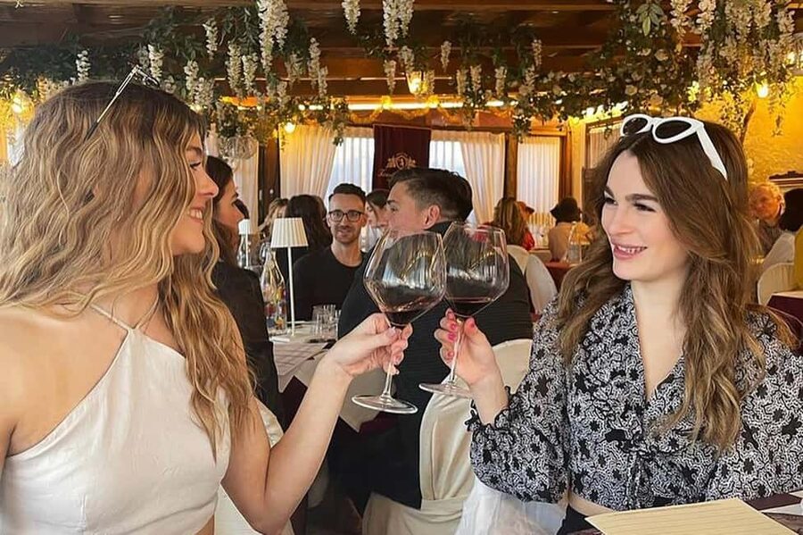 Light Lunch with Wine Tasting - The 2-hour flow: what you’re doing and when