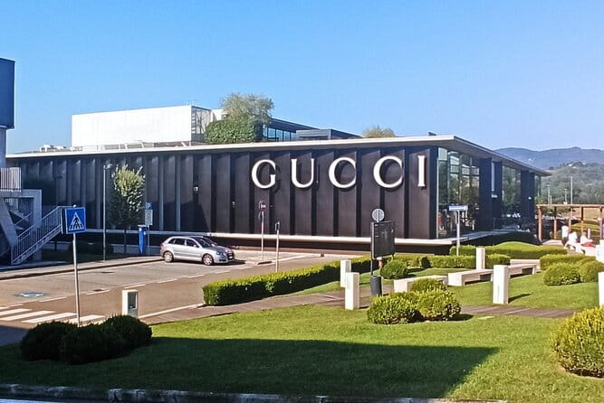 Luxury Shopping Experience: Private Chauffeur to The Mall & Prada - Private pickup in a Mercedes minivan and the comfort factor
