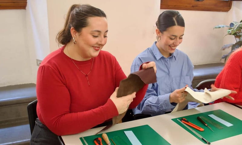 Made in Florence: Your Leather Crafting Experience - Finding Salotto21 in the Center of Florence