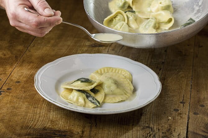 MaMa Florence Guided Market Tour and 4 Course-Pasta Cooking Class - San Lorenzo Market: Real Ingredients, Real Explanations