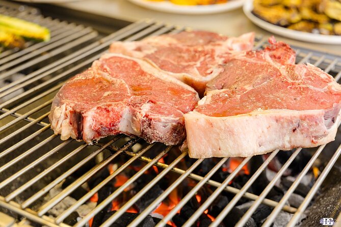 Master the Art of Florentine Steak: A Unique Cooking Experience! - The Florentine steak moment: Chianina, salt, and timing