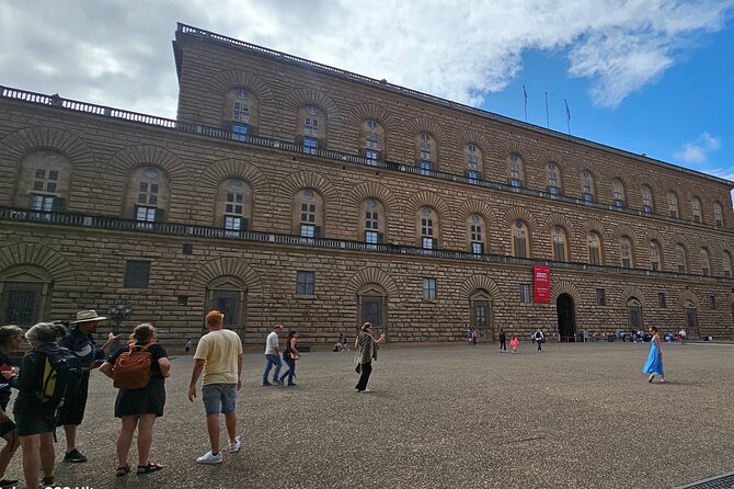 Medici Walking Tour -Small Group - Key things you’ll notice on this Medici walk