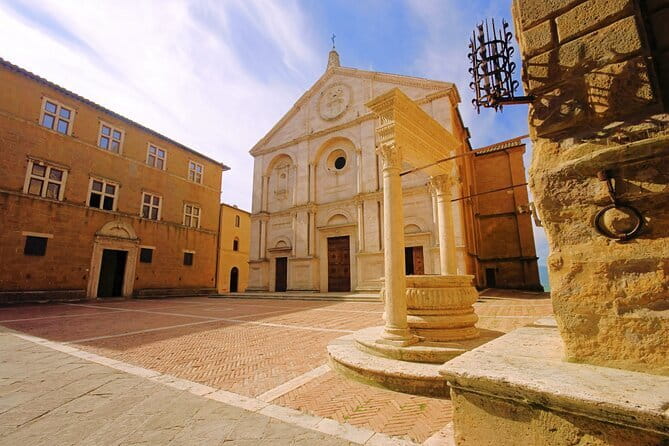 Medieval Tour in Monteriggioni and Val d'Orcia from Florence - Wine tasting timing: how to plan your day around it