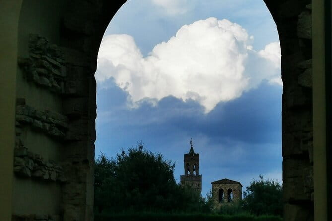 Michelangelo's David Accademia Gallery Small Group Tour - Crowd reality: what to do if lines and rain show up