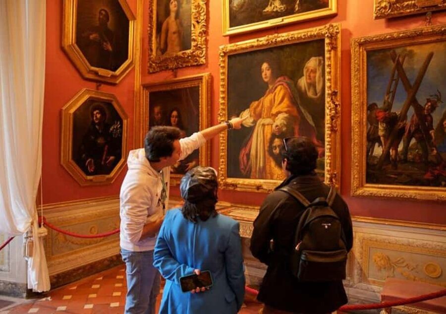 Palatina Gallery and Pitti Guided Tour in Florence - Entering the Palatine Gallery at Palazzo Pitti (Without the Ticket Chaos)