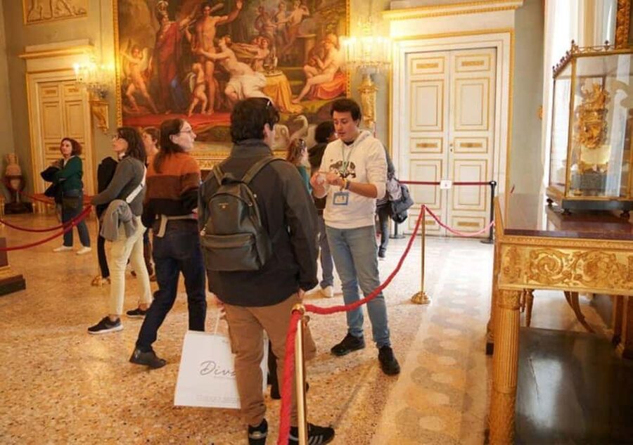 Palatina Gallery and Pitti Guided Tour in Florence - Royal Apartments Stop: Real Taste, Real Power
