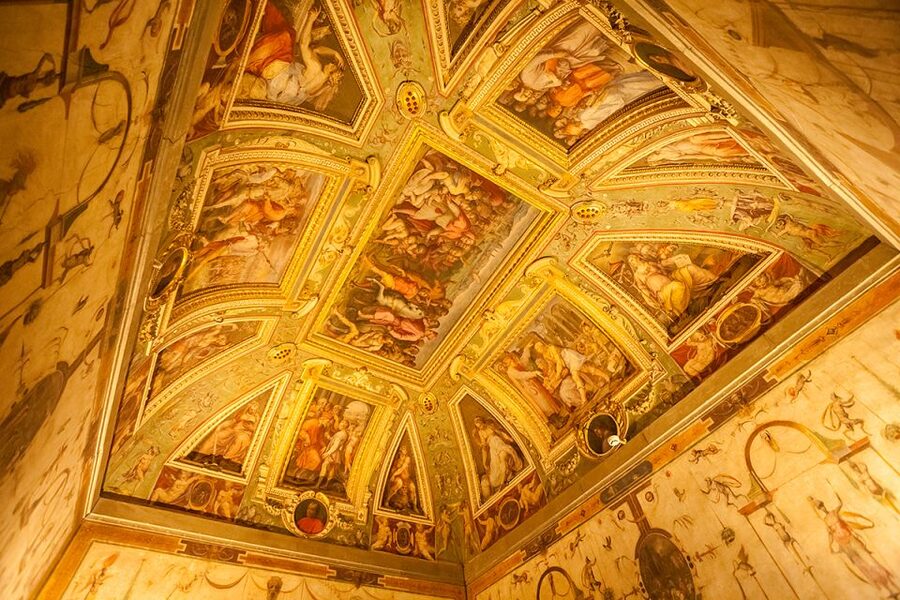 Palazzo Vecchio 90-Minute Morning Guided Tour - What you will not see: secret passages and the tower